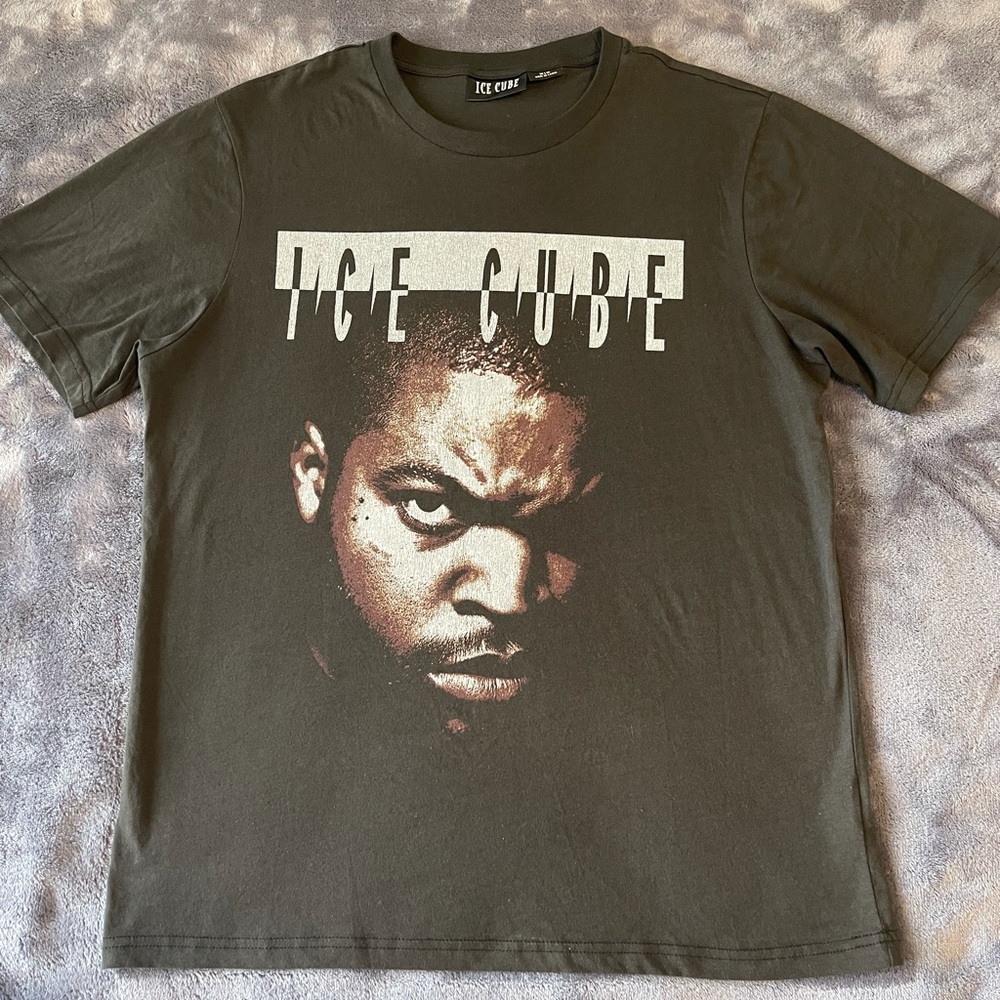Ice Cube T Shirt 
Men’s M